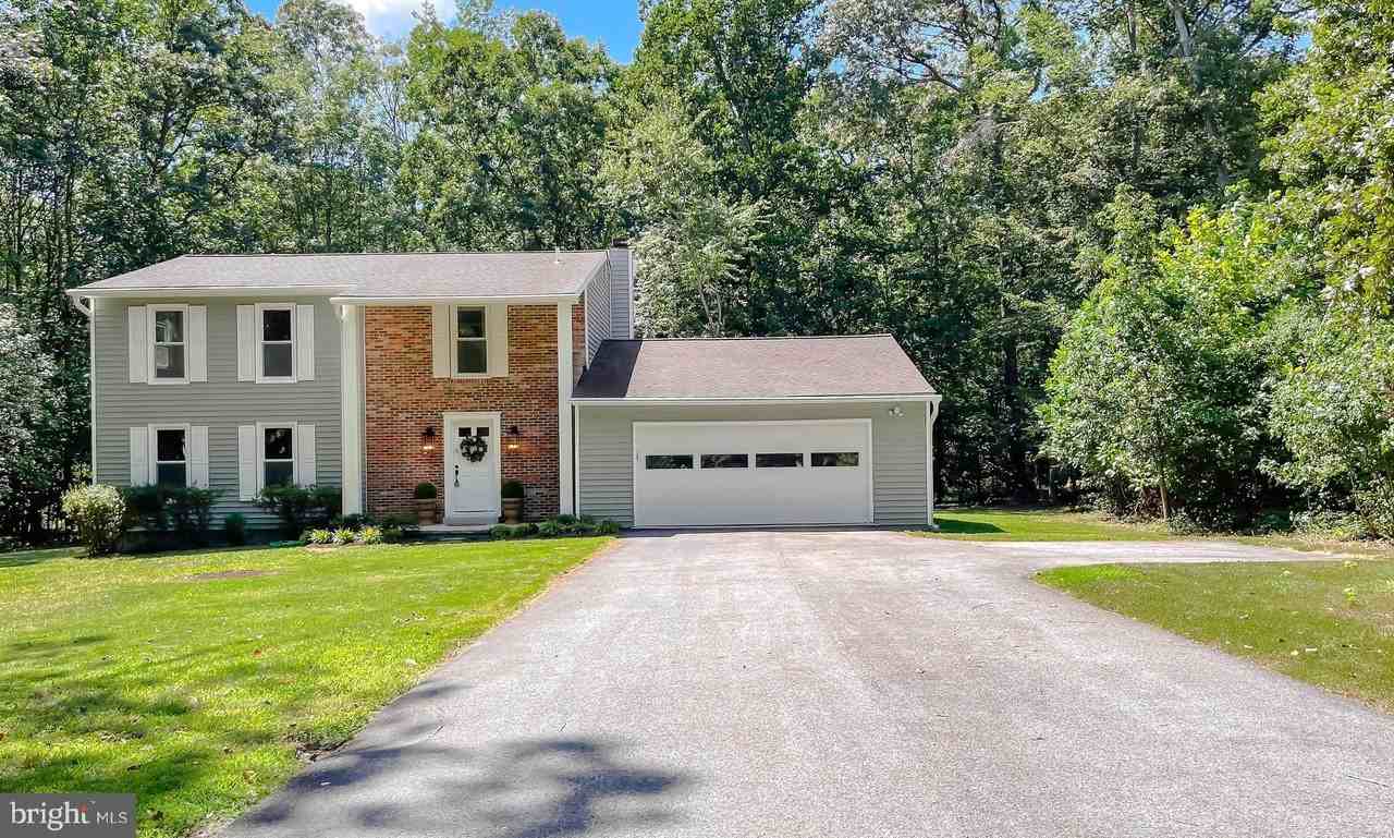 22373 Enoch Rd - Photo 2 of 50