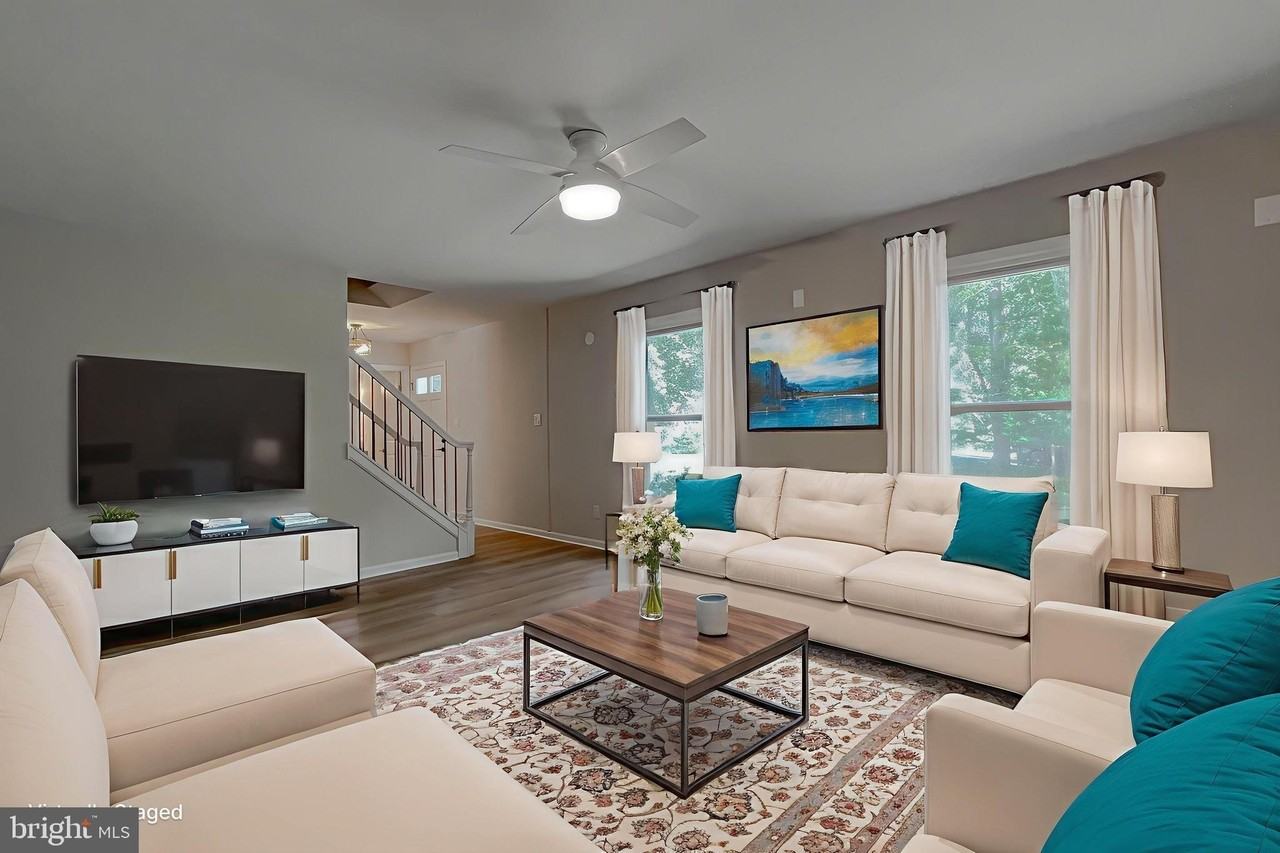 22373 Enoch Rd - Photo 4 of 50
