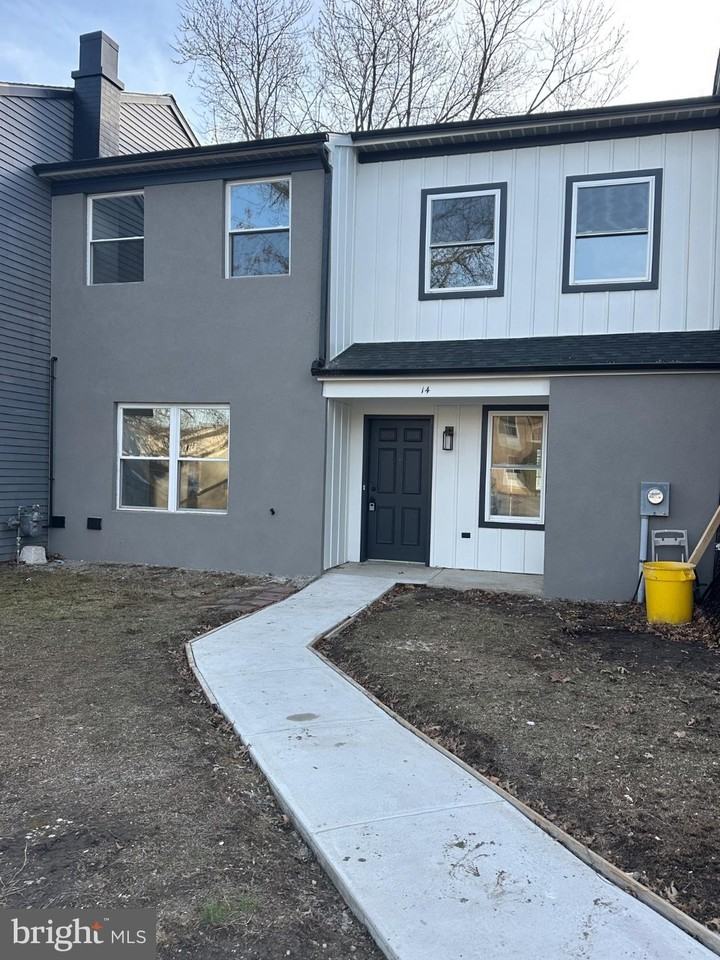 14 Buttonwood Rd - Photo 2 of 35