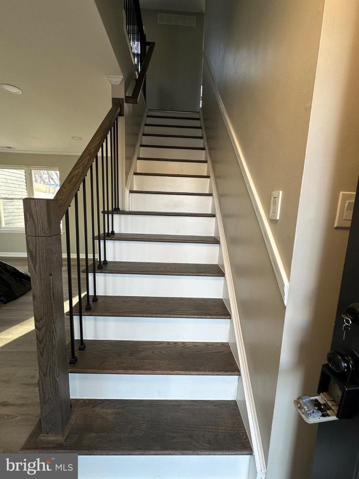 14 Buttonwood Rd - Photo 3 of 35