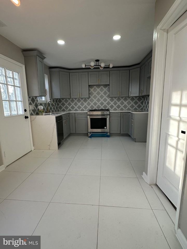 14 Buttonwood Rd - Photo 5 of 35