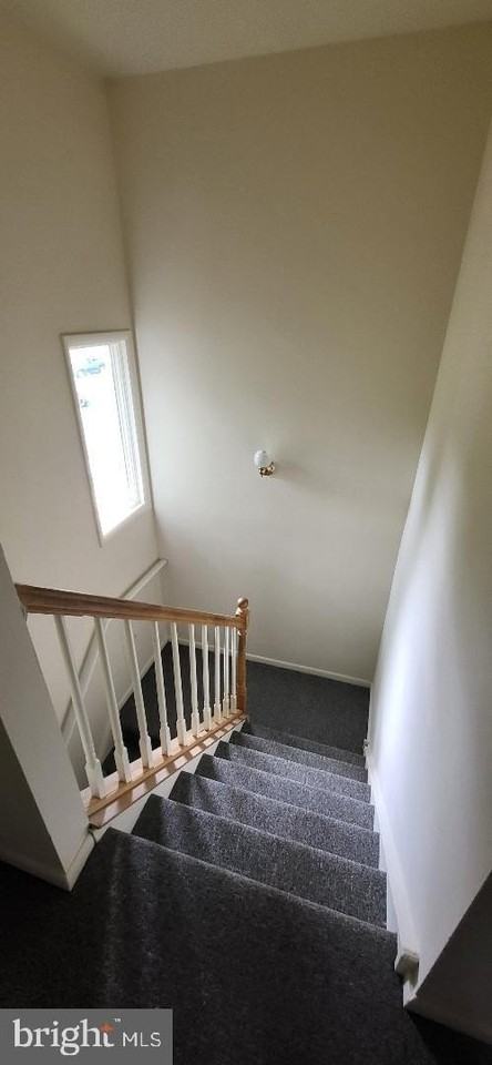 110 W Winged Foot Ct - Photo 6 of 10