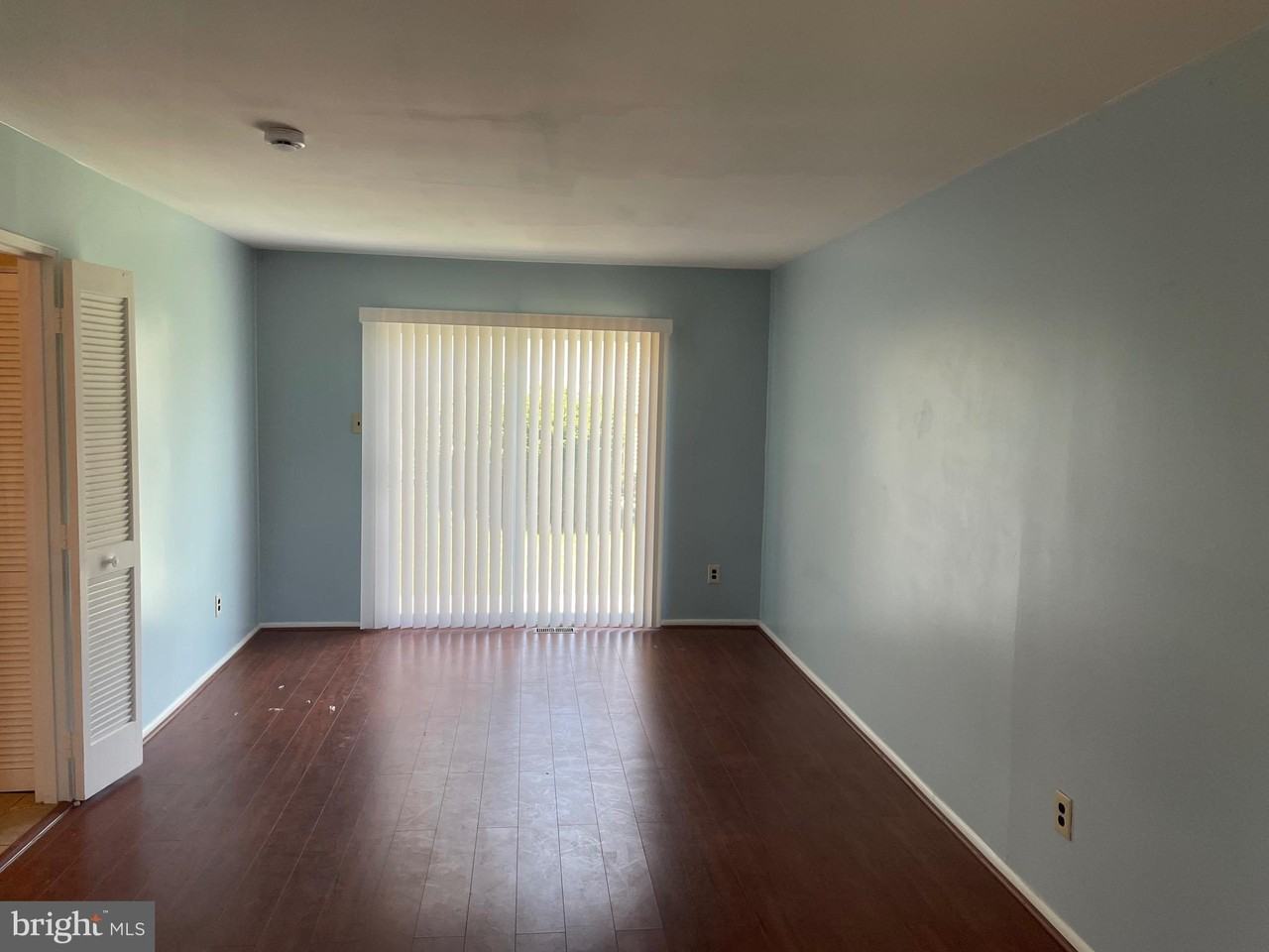 1933 Juniper Ln #25 - Photo 5 of 34