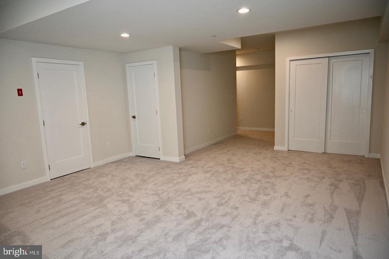 106 Segel Dr - Photo 3 of 17