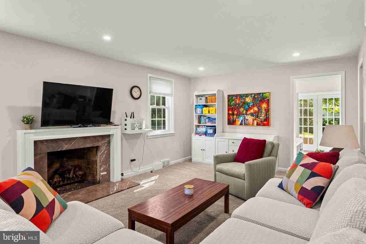 1518 James Rd - Photo 3 of 33