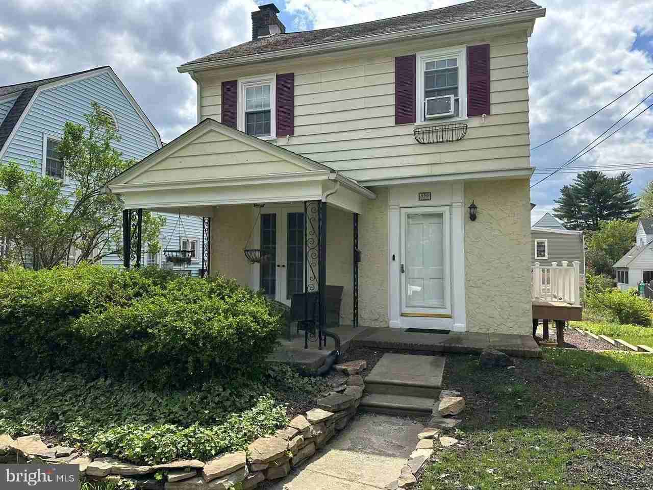 222 Rock Glen Rd - Photo 3 of 25