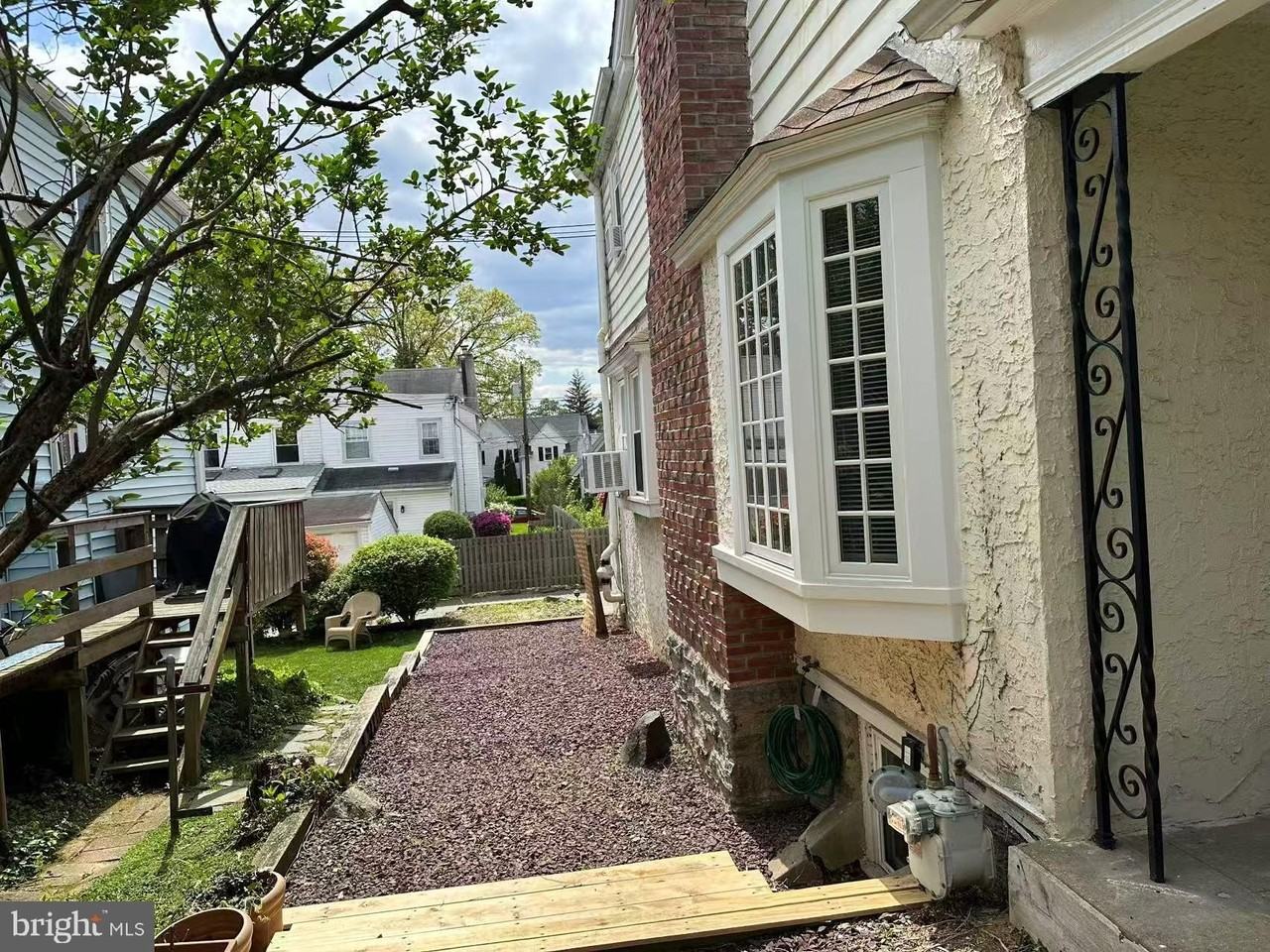 222 Rock Glen Rd - Photo 4 of 25