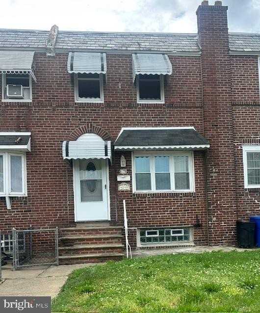 4240 Sheffield Ave - Photo 2 of 13