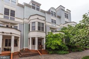 featured image of 2058 N Oakland St