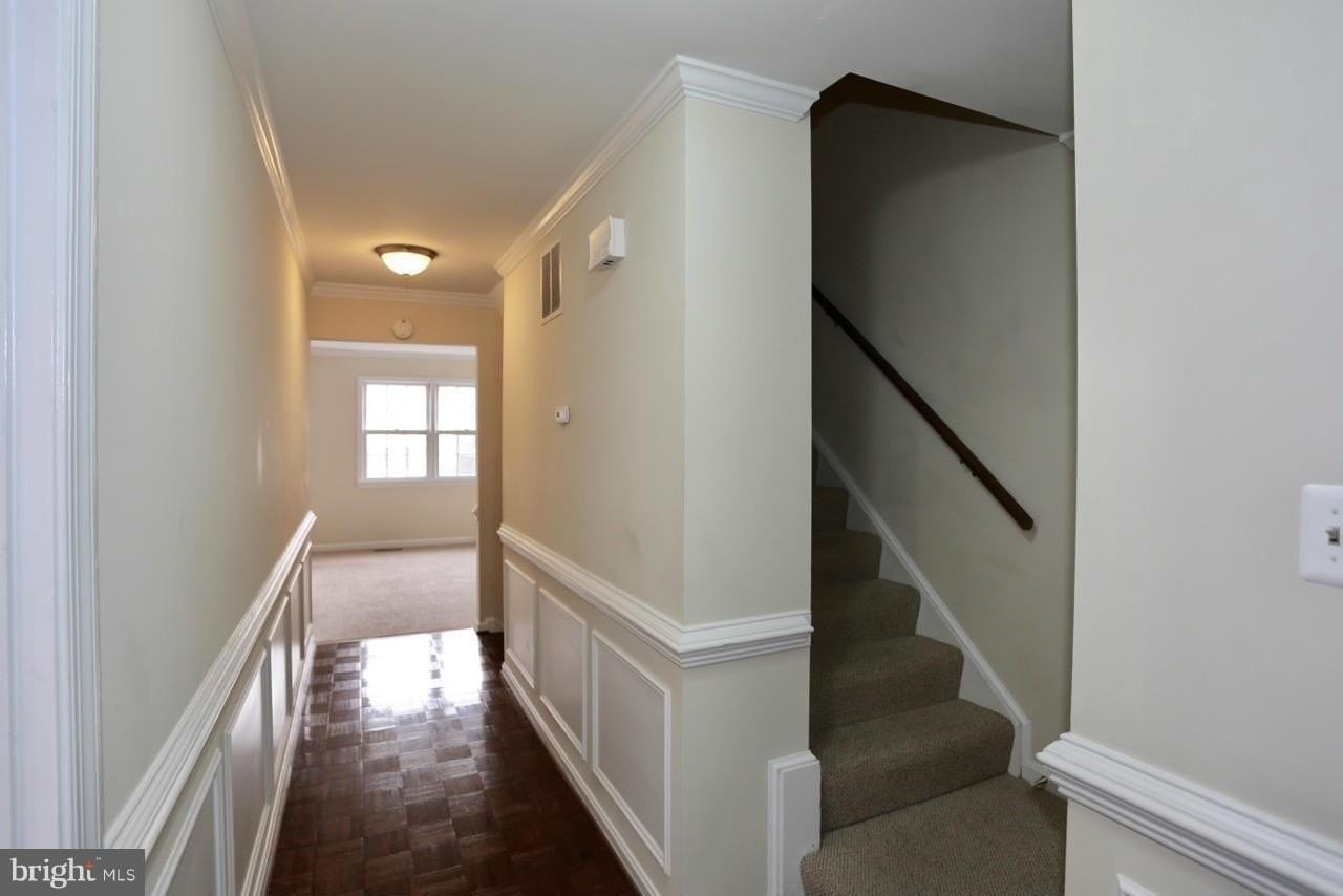 2215 N Somerset St - Photo 4 of 24