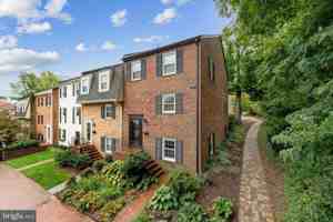 featured image of 3885 Chain Bridge Rd