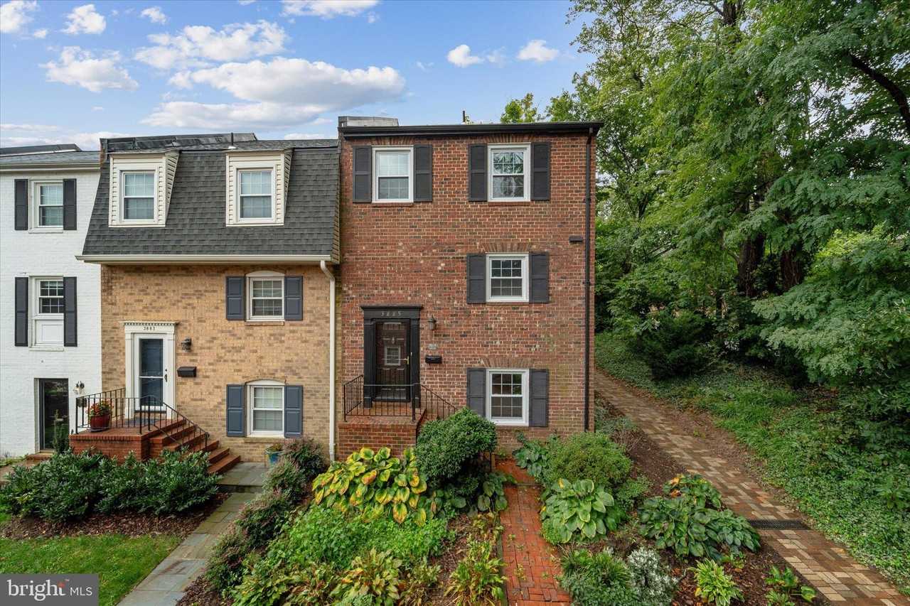 3885 Chain Bridge Rd - Photo 2 of 50
