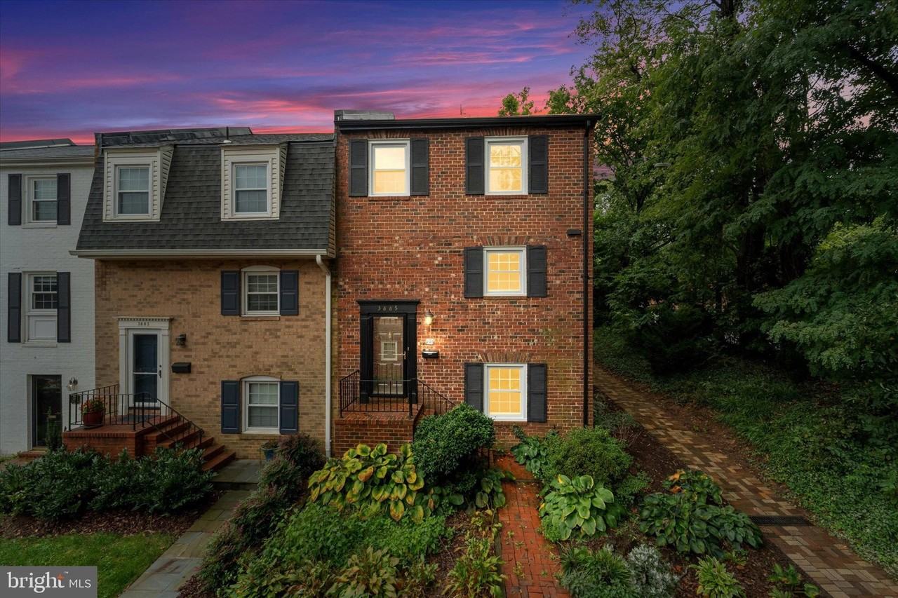 3885 Chain Bridge Rd - Photo 3 of 50