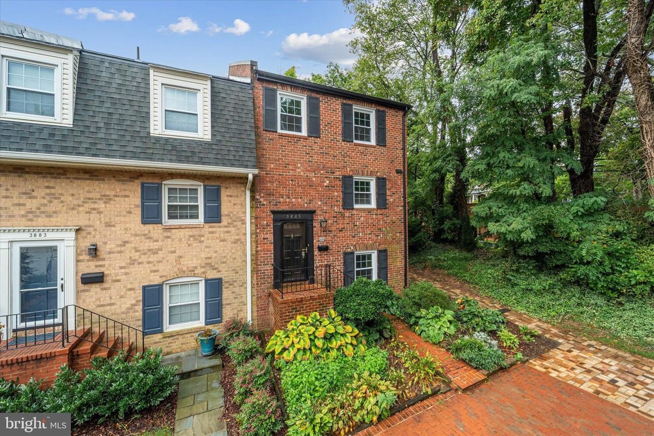3885 Chain Bridge Rd - Photo 4 of 50