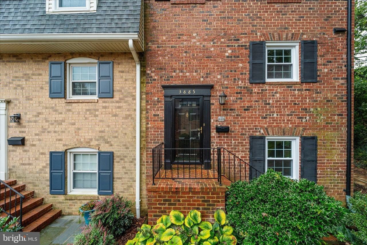 3885 Chain Bridge Rd - Photo 5 of 50