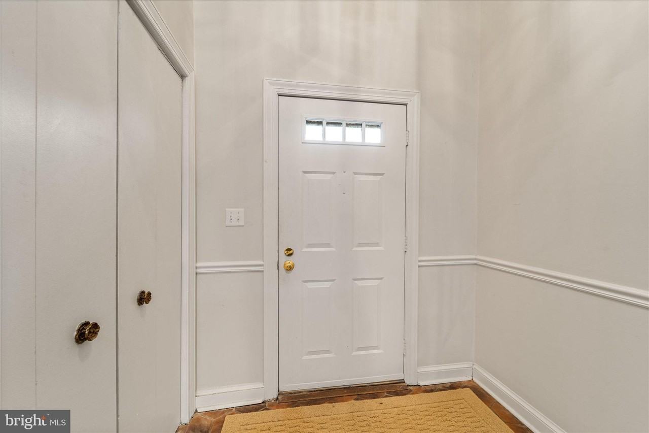 3885 Chain Bridge Rd - Photo 6 of 50
