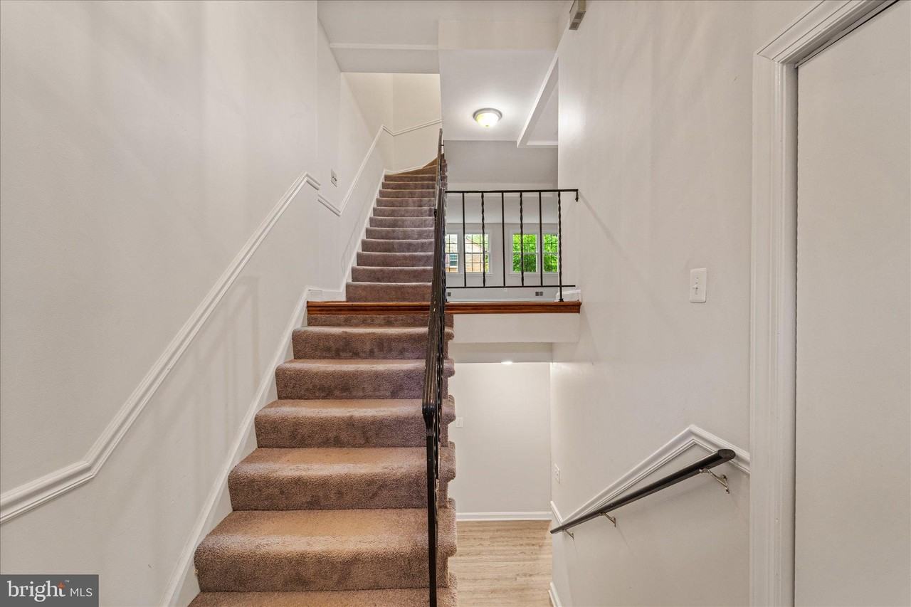 3885 Chain Bridge Rd - Photo 7 of 50
