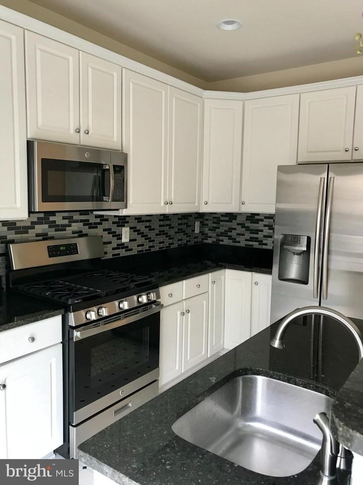 8904 Ashgrove House Ln - Photo 4 of 24