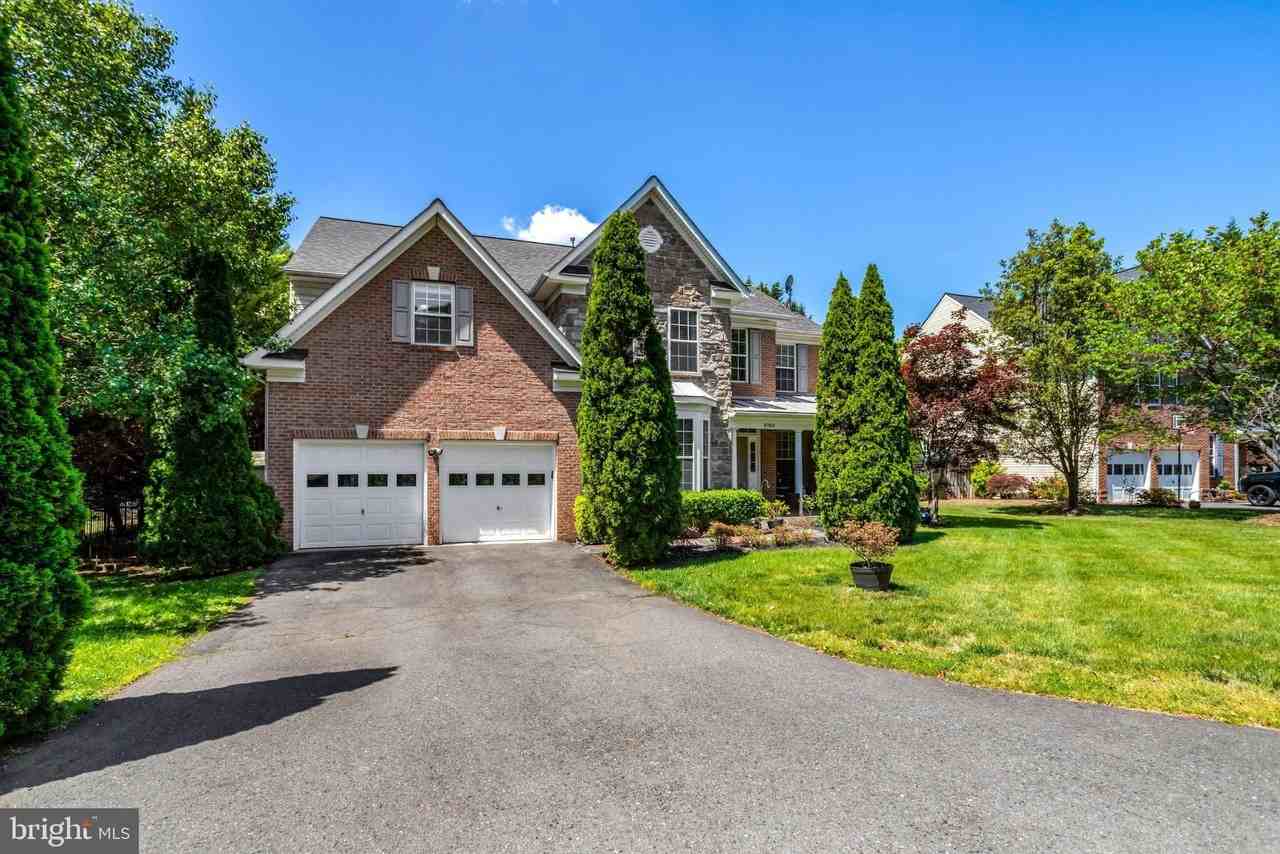 4900 Sunset Ln - Photo 3 of 50