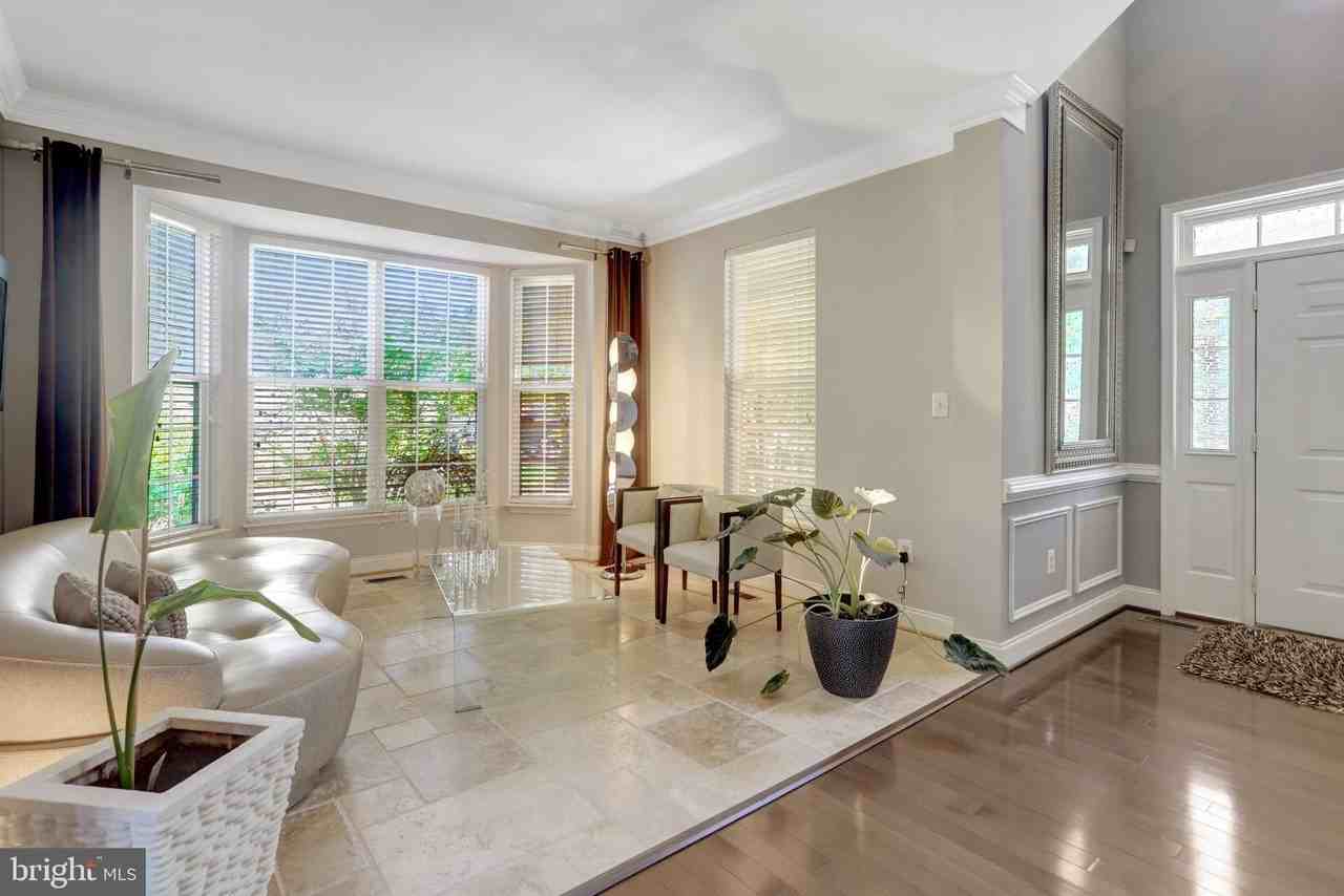 4900 Sunset Ln - Photo 7 of 50