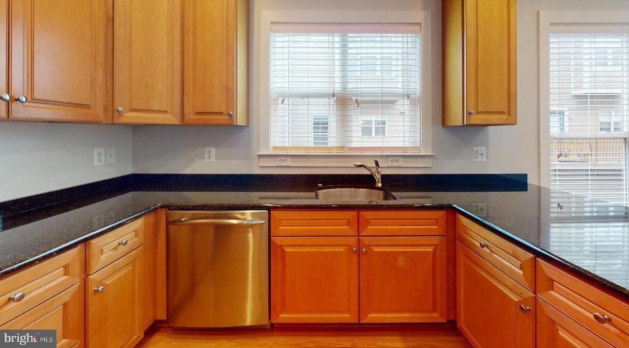 12168 Waveland St - Photo 4 of 20