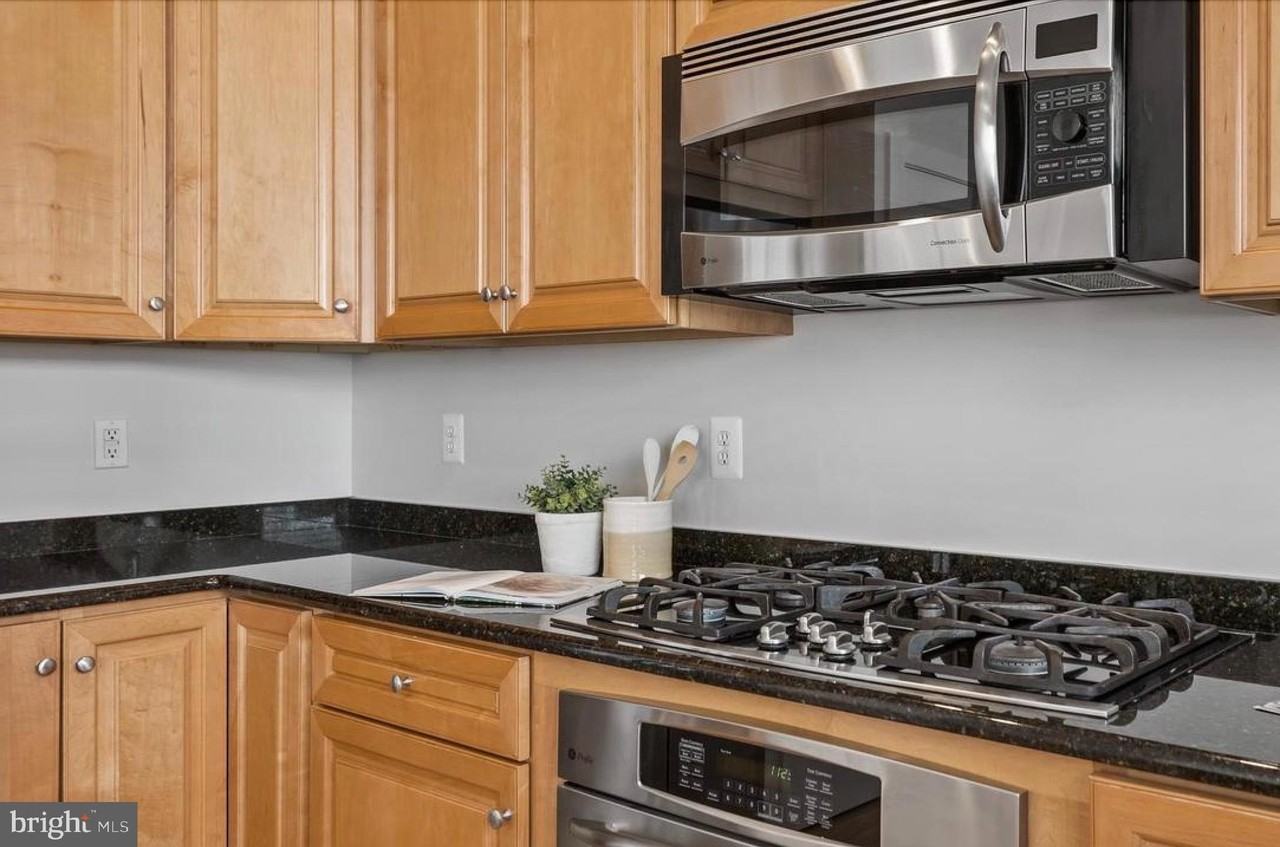 12168 Waveland St - Photo 6 of 20
