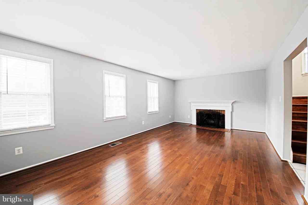 3334 Webley Ct - Photo 4 of 30