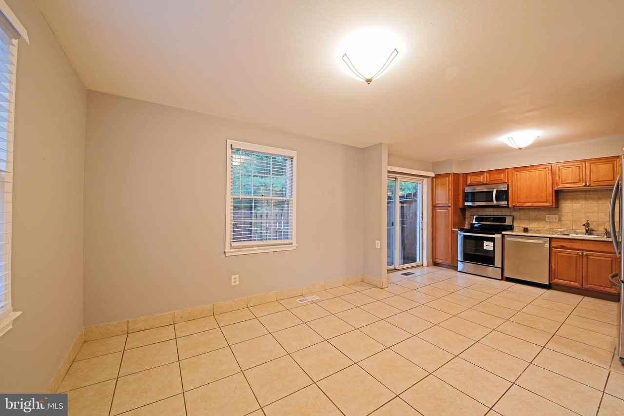3334 Webley Ct - Photo 7 of 30