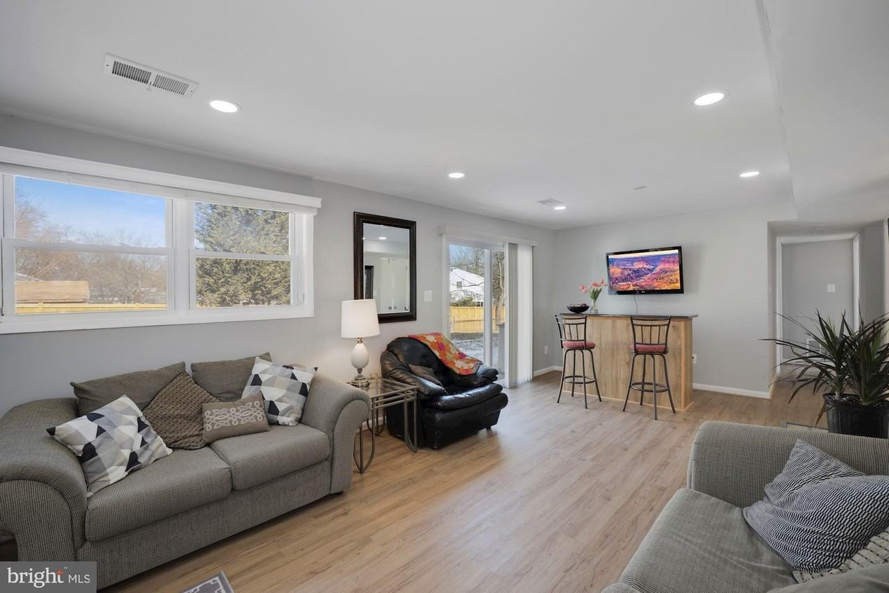8418 Stonewall Dr - Photo 4 of 18