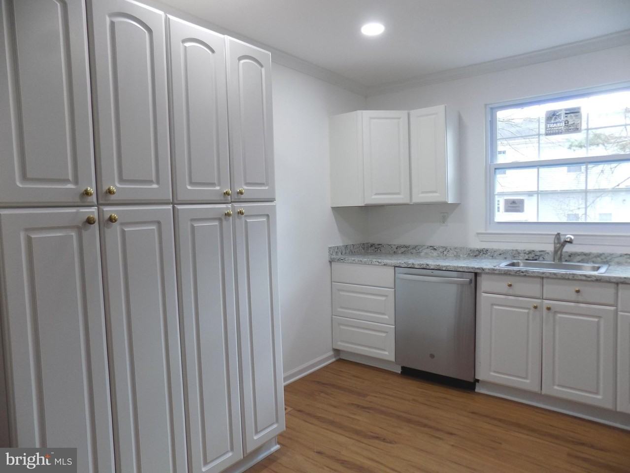 10598 Reeds Landing Cir - Photo 3 of 14