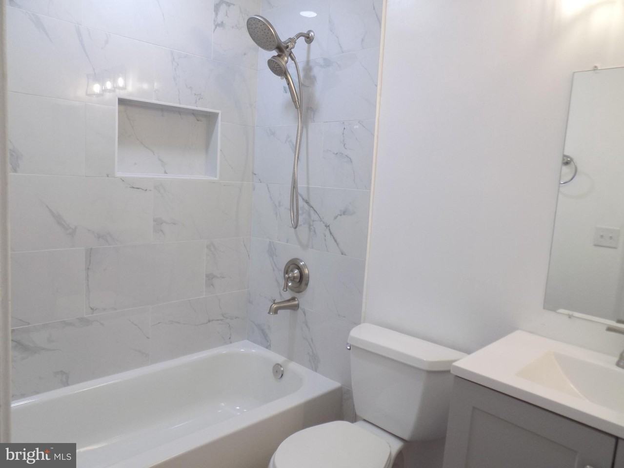 10598 Reeds Landing Cir - Photo 5 of 14