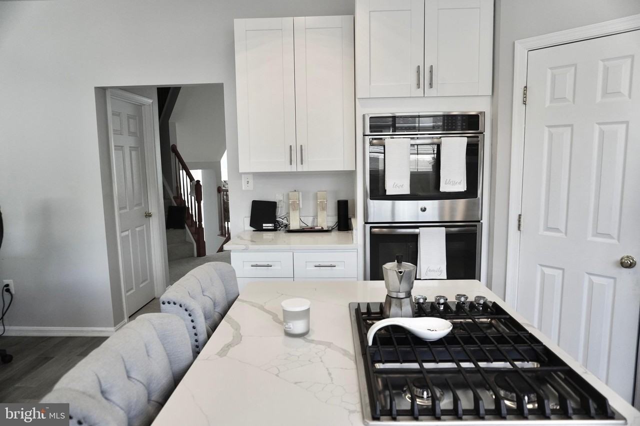 8275 Shannons Landing Way - Photo 5 of 26