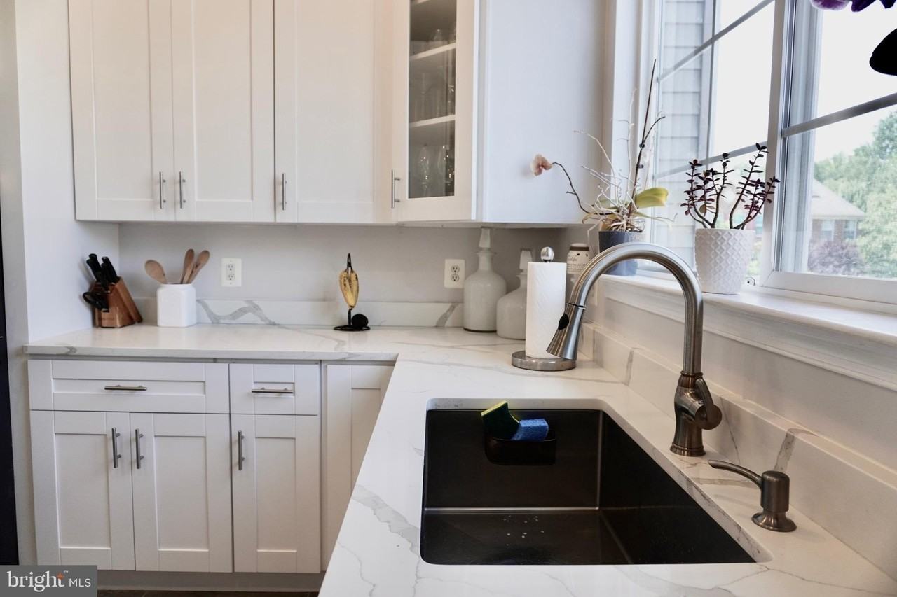 8275 Shannons Landing Way - Photo 6 of 26