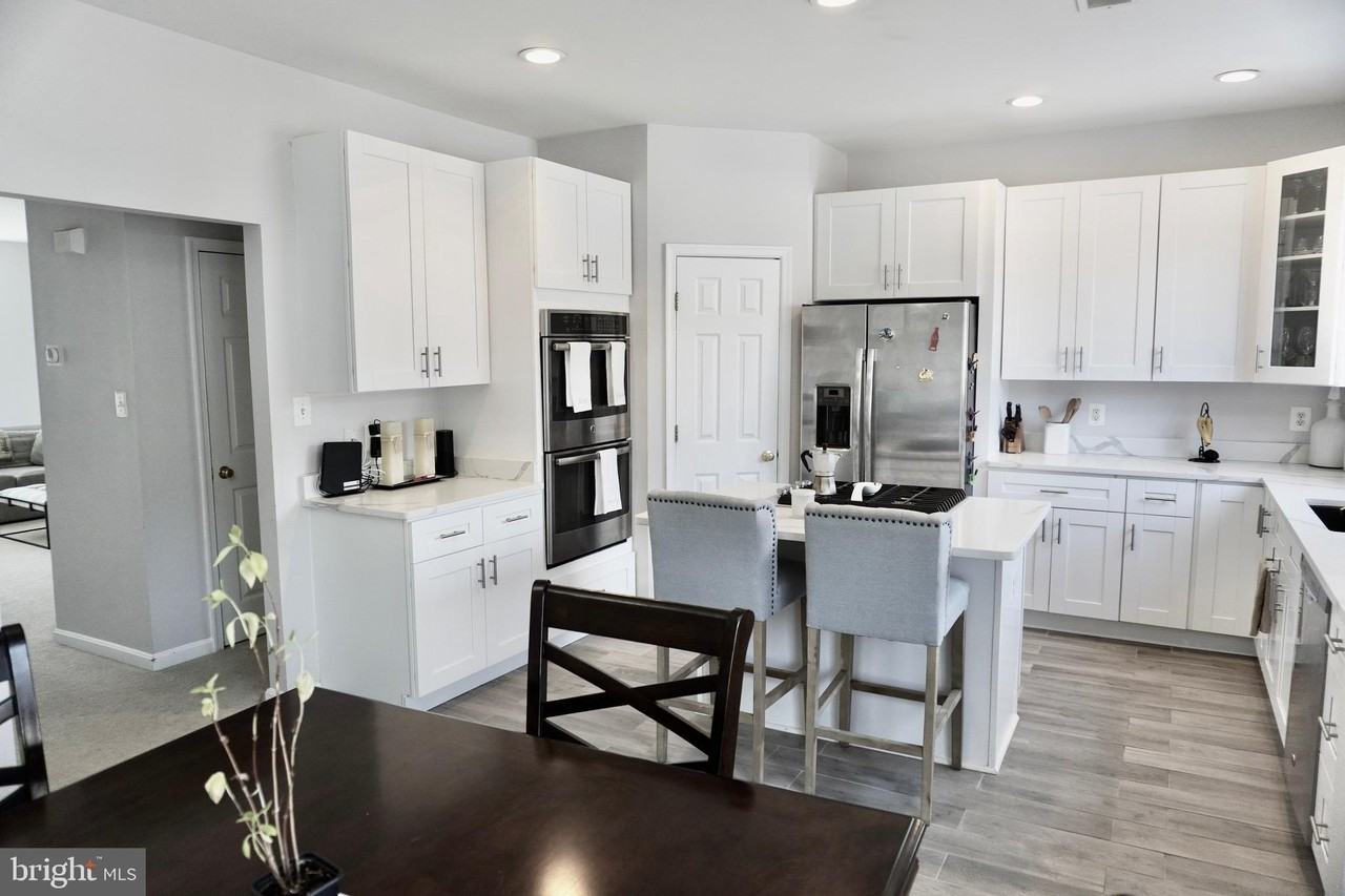 8275 Shannons Landing Way - Photo 7 of 26