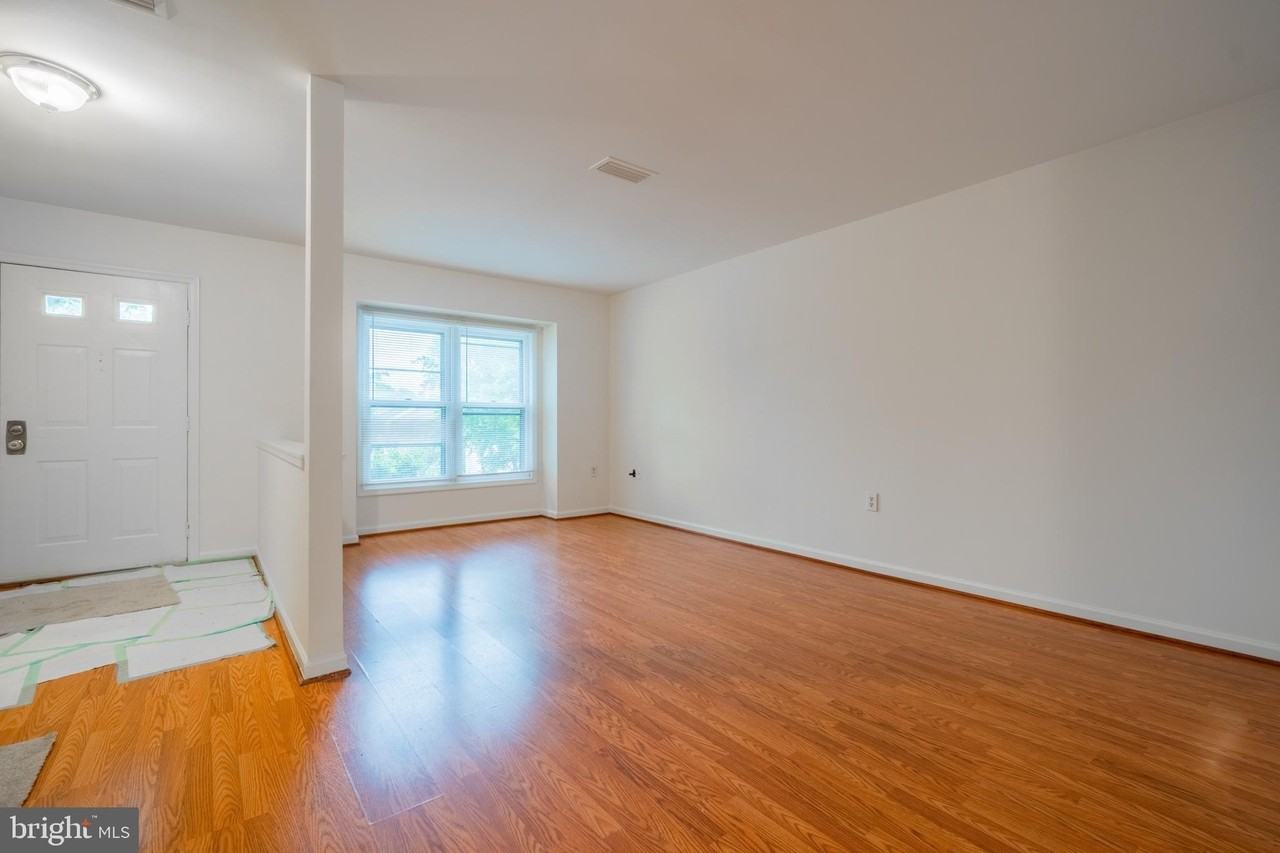 14167 Royal Oak Ln - Photo 5 of 31