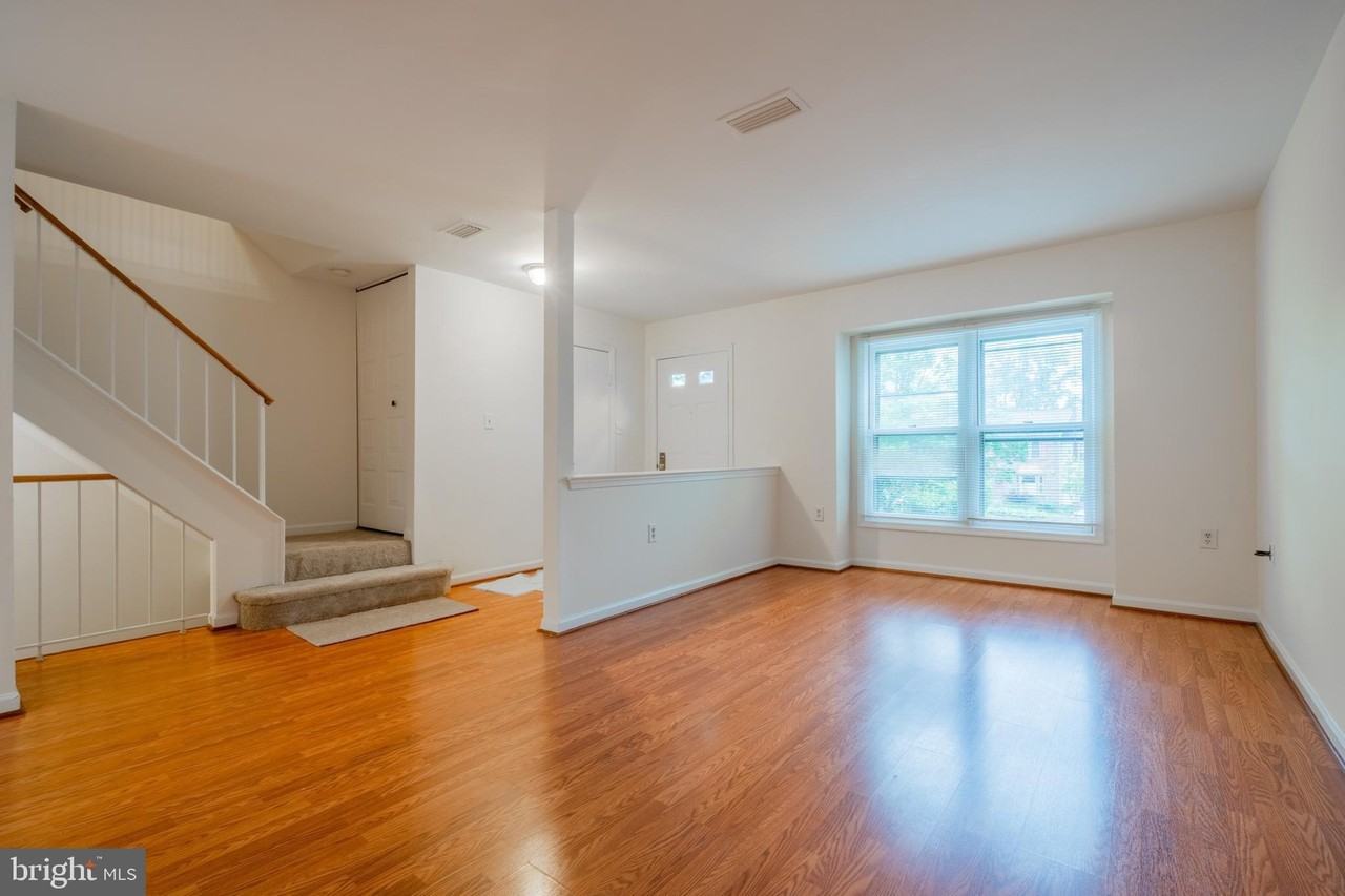 14167 Royal Oak Ln - Photo 6 of 31