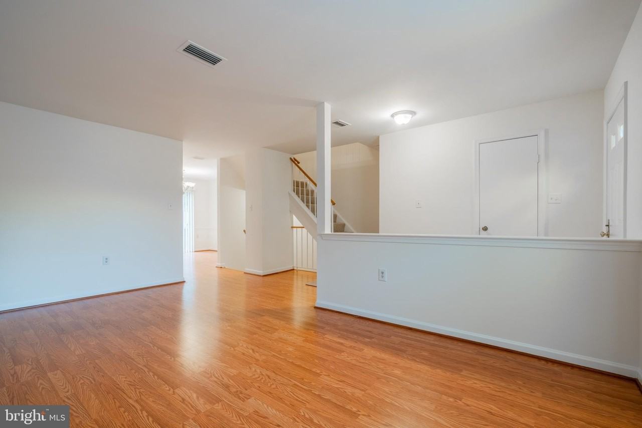 14167 Royal Oak Ln - Photo 7 of 31
