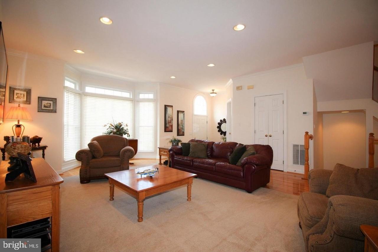 4553 Fair Valley Dr - Photo 4 of 25