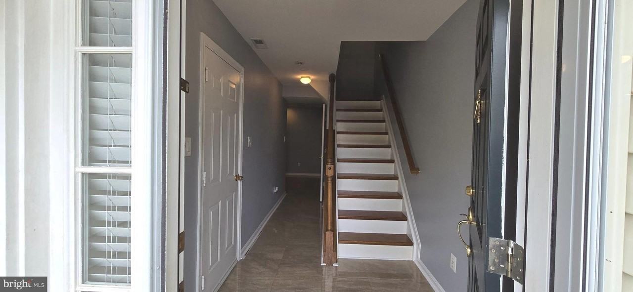 45560 Lakemont Sq - Photo 5 of 22