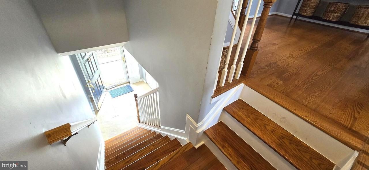 45560 Lakemont Sq - Photo 7 of 22