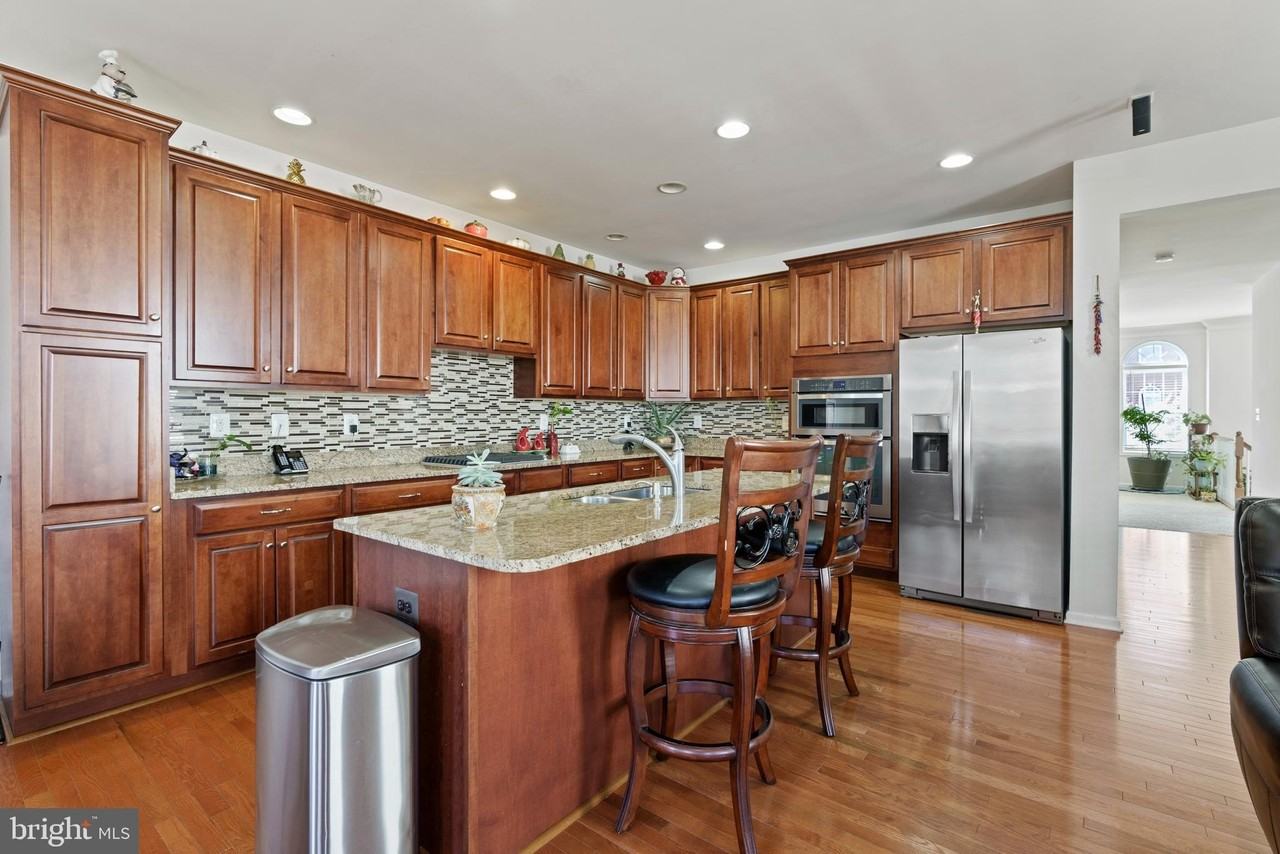 43245 Mitcham Sq - Photo 6 of 23