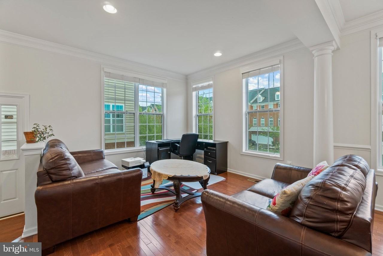 23265 Hanworth St - Photo 4 of 23