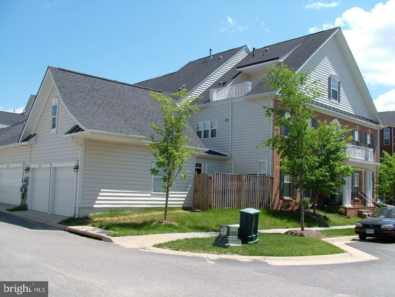 5074 Anchorstone Dr - Photo 3 of 11