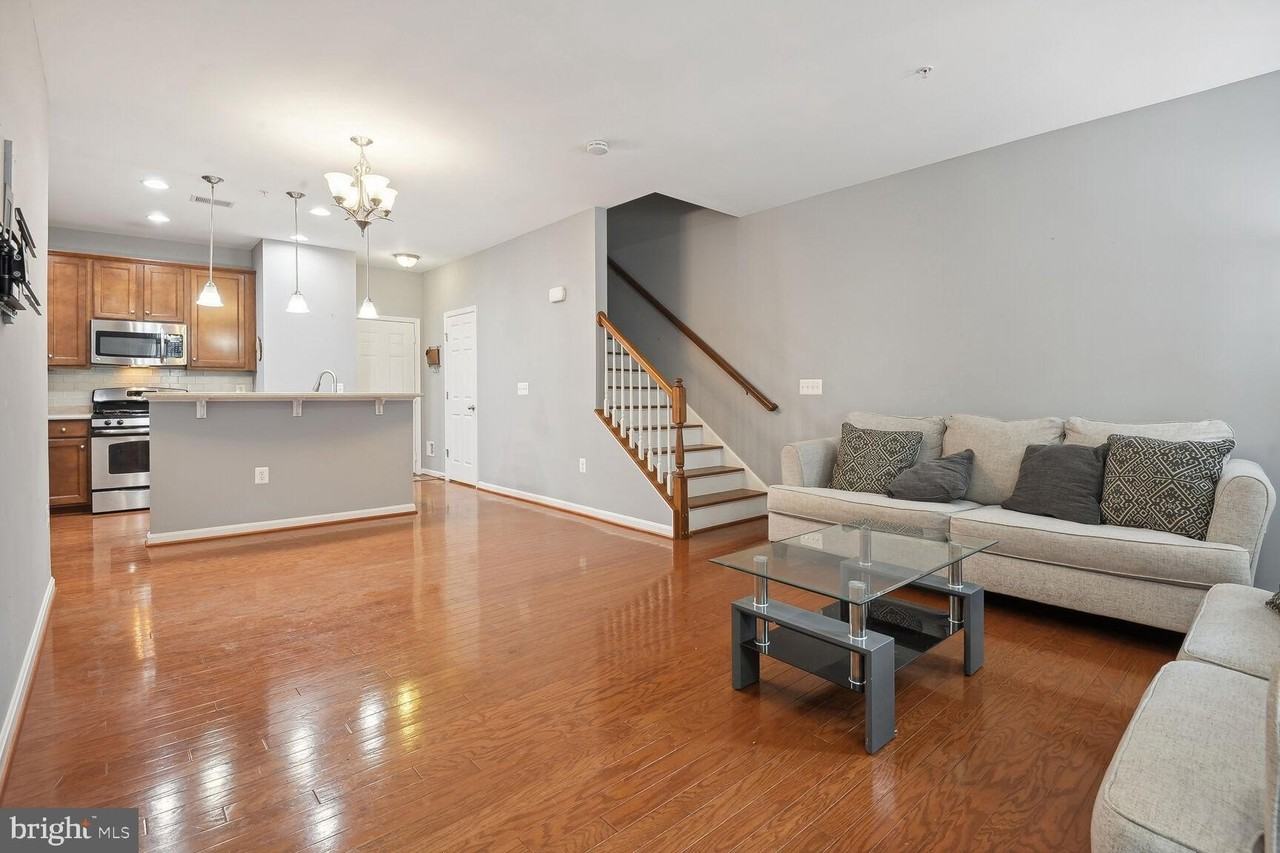 9538 Mine Gap Way - Photo 5 of 25