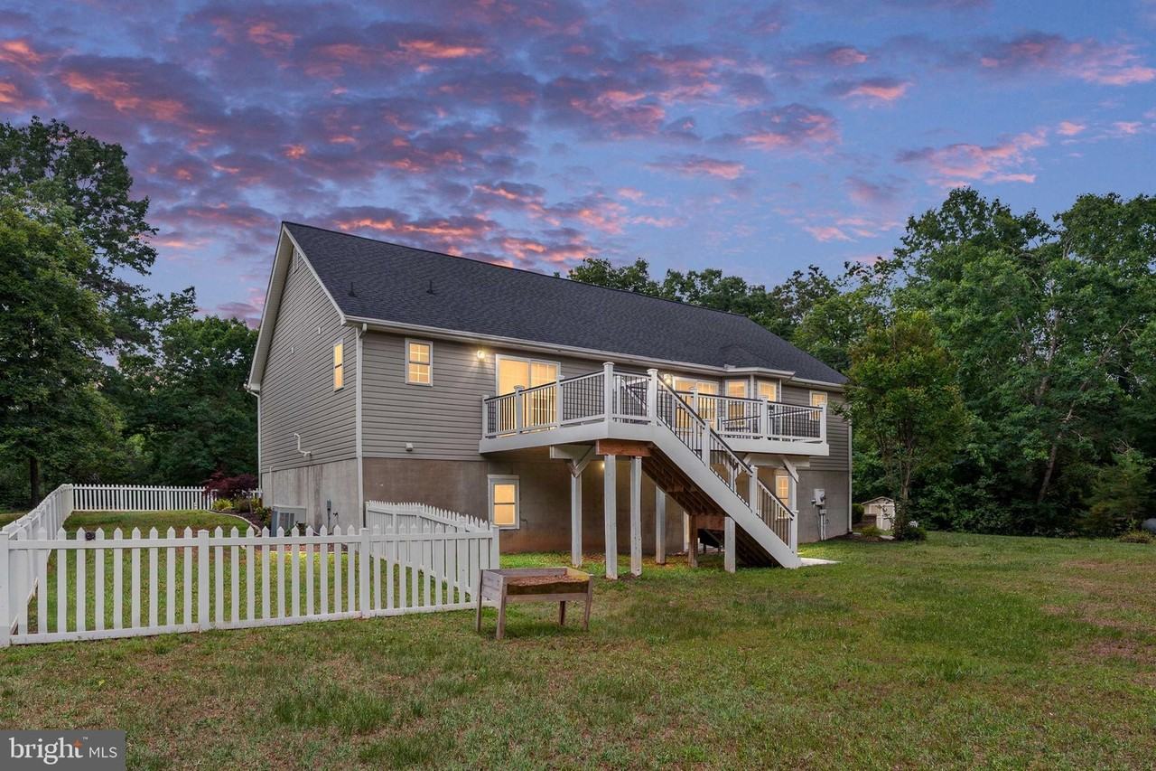 8009 Burrell Rd - Photo 2 of 50