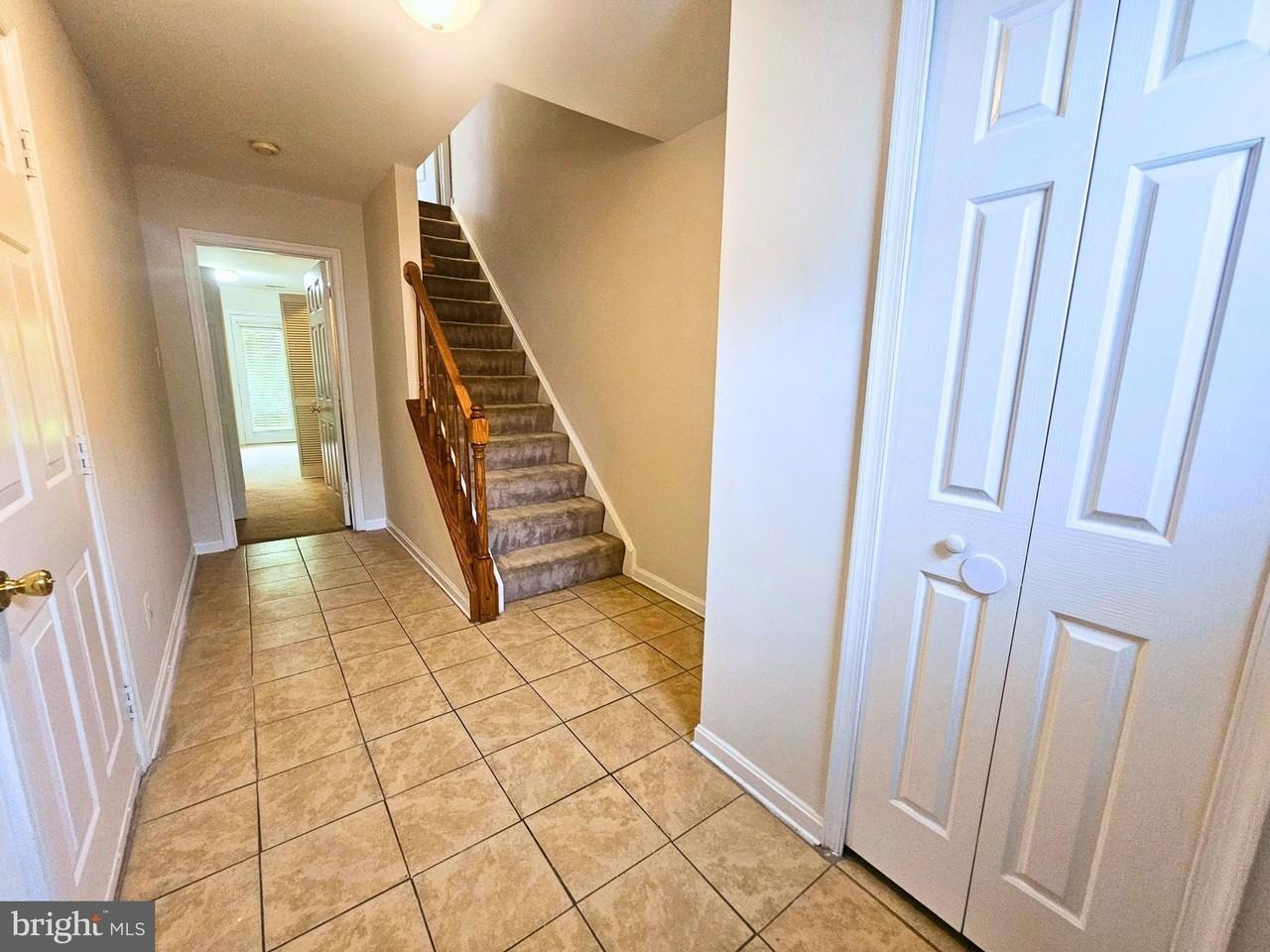 303 Dundee Pl - Photo 2 of 24
