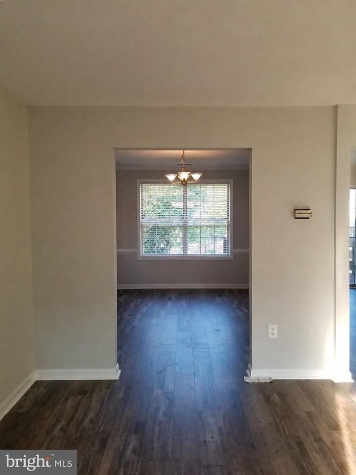 114 Westminster Ln #114 - Photo 5 of 17