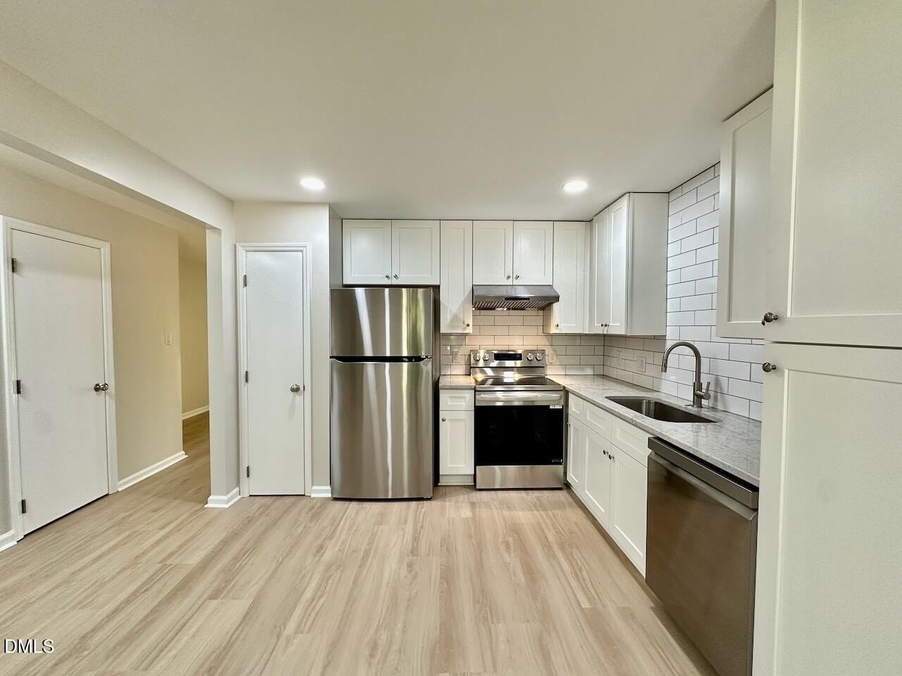 4050 Arckelton Dr - Photo 4 of 20