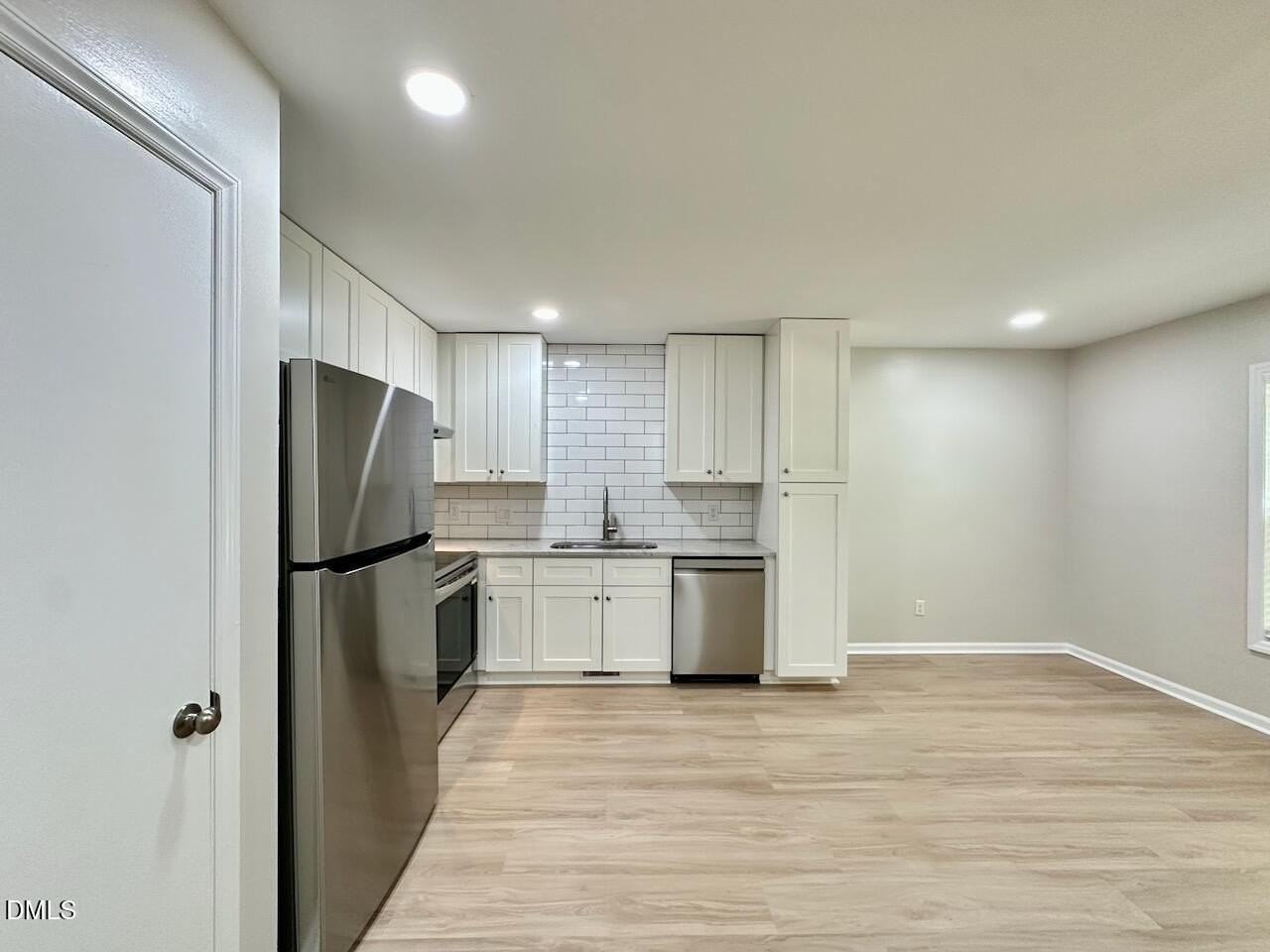 4050 Arckelton Dr - Photo 5 of 20