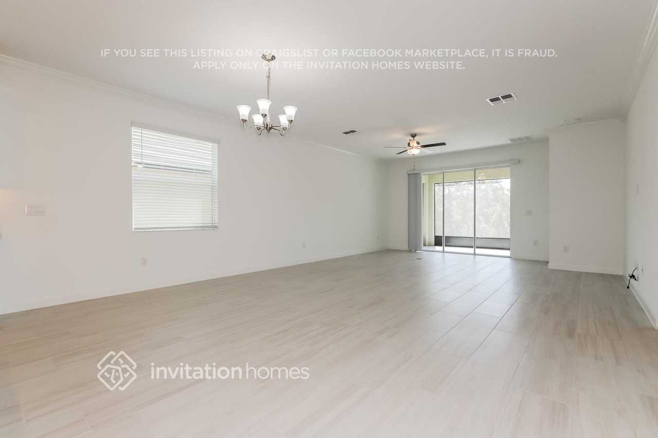 14125 17th Ct E - Photo 3 of 18